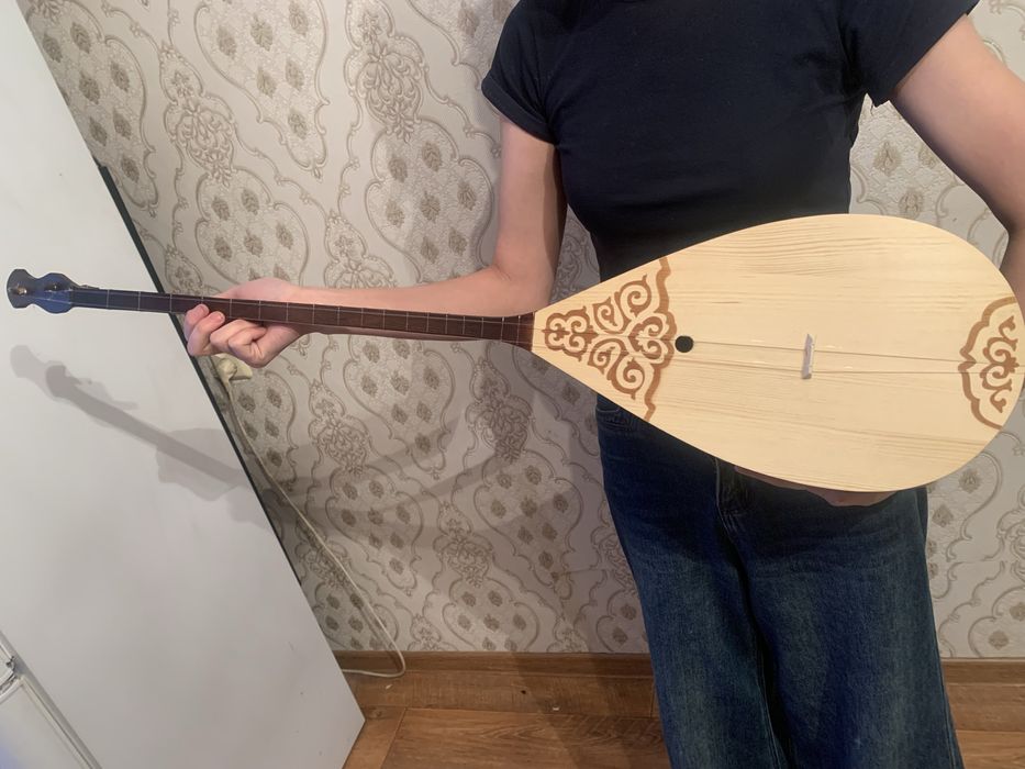 Продаем домбыру в идеальном состоянии.