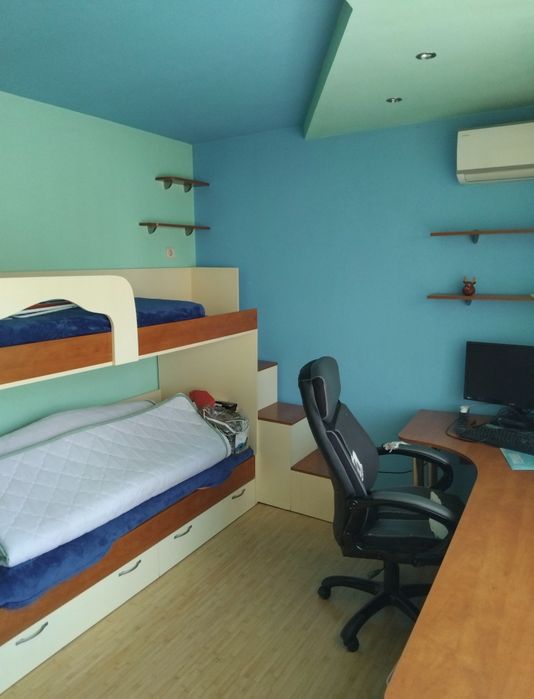 Продава етаж от къща в гр.Дупница