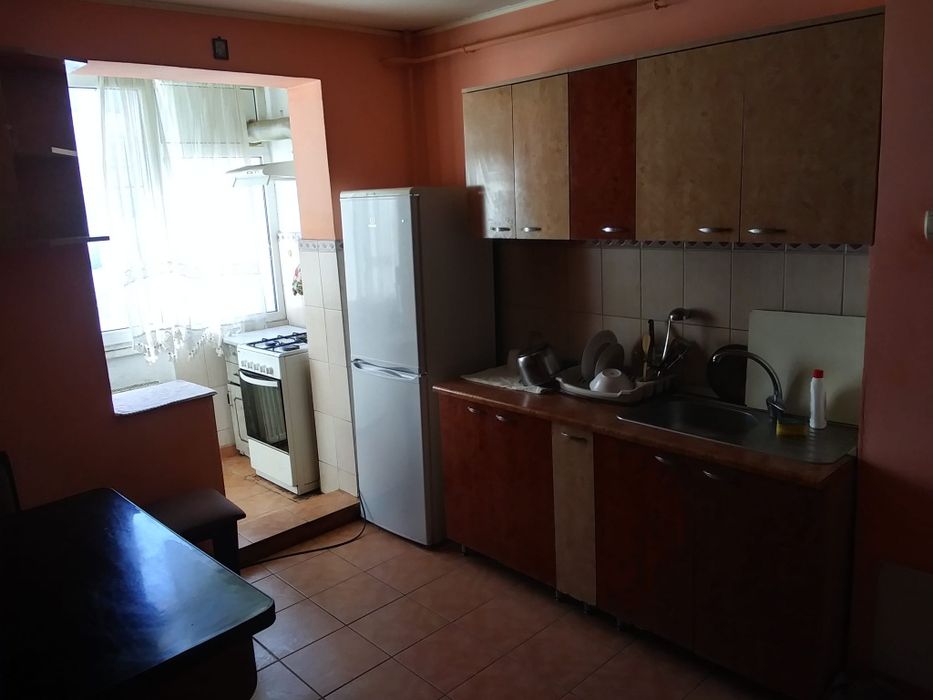 Vand apartament 3 camere