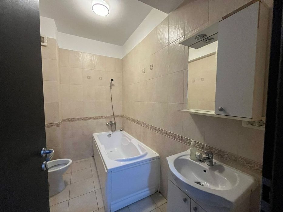 Închiriez apartament cu doua camere