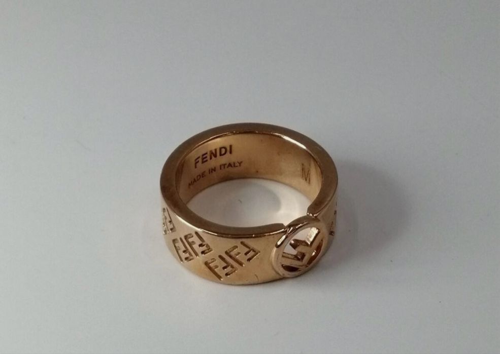 Inel fendy( original )