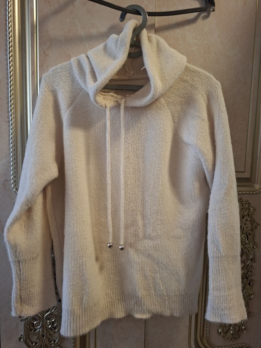 Продам женские  рубашк и  кофту