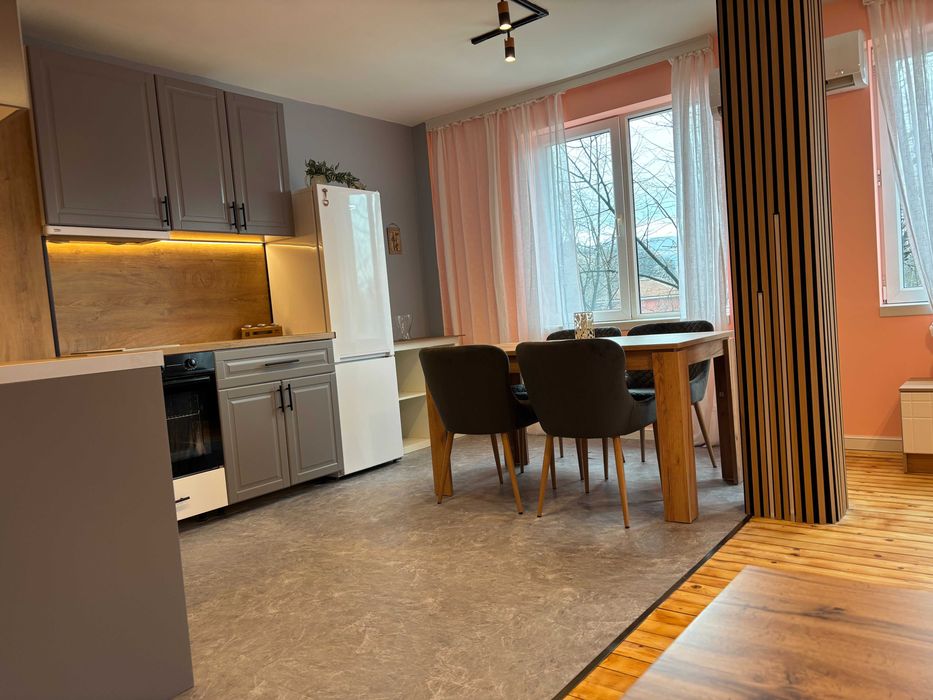 Двустаен апартмент под наем + опция, гараж и парко място!