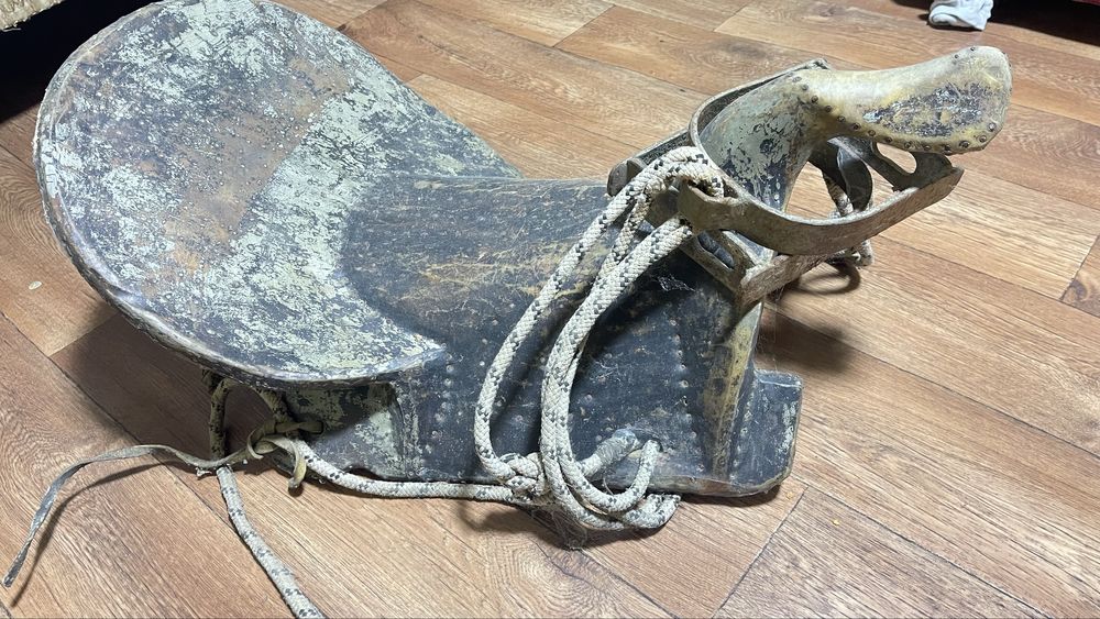 Седло для лошади