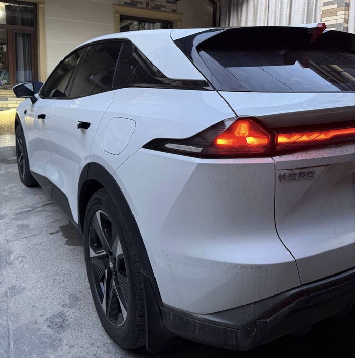 Changan Deepal S07 Gibrid 1100 km zapas xod 2024 ( BYD, Voyah, Zeekr)