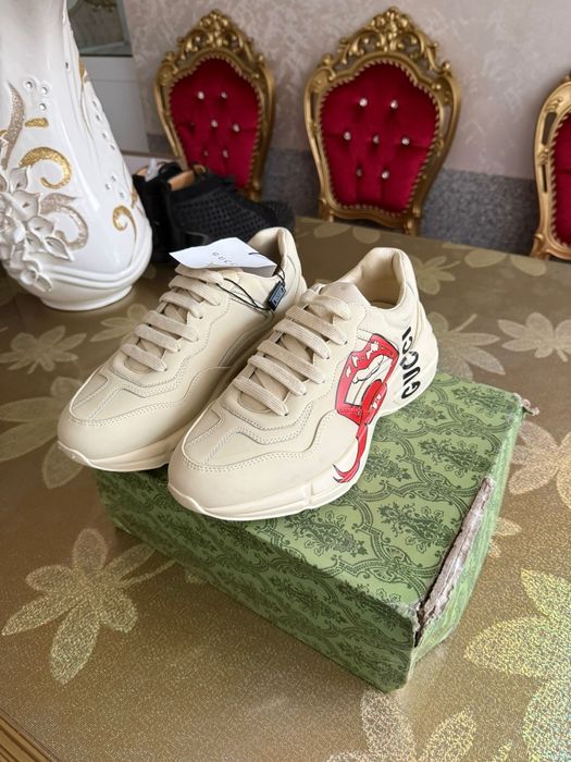 Adidași pentru bărbați gucci