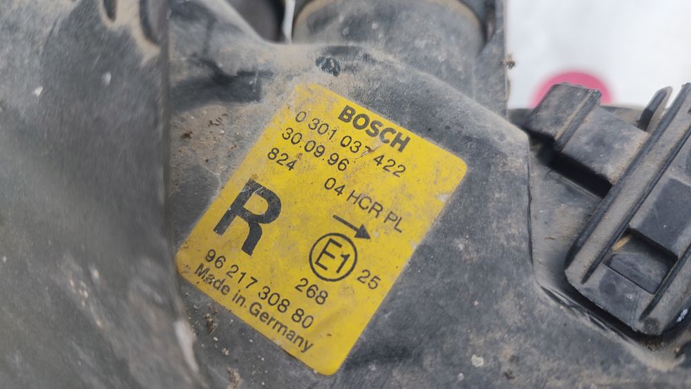 Фар на пежо 406 от 2000