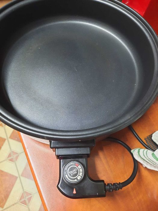 Tigaie electrică 36 cm NOUĂ, capac sticlă, multifuncțională