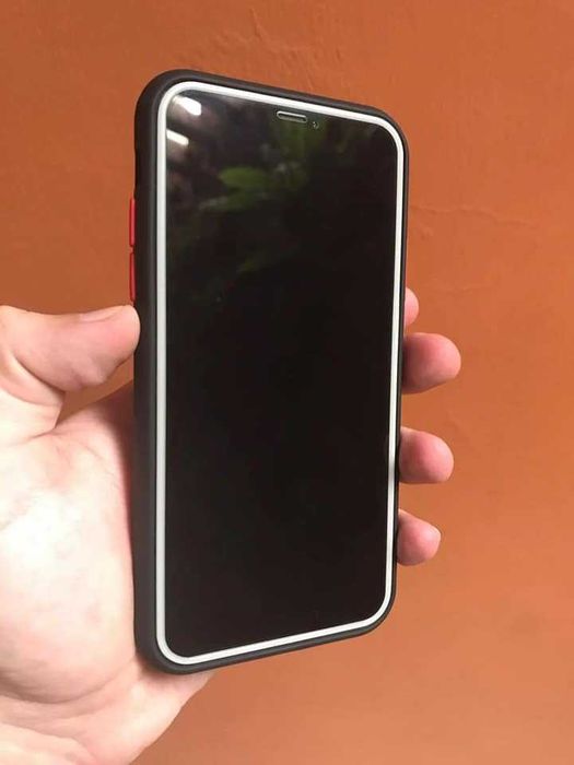Стъклен, светещ протектор за iPhone 6/7/8/SE/X/XR/11/12+модификациите.