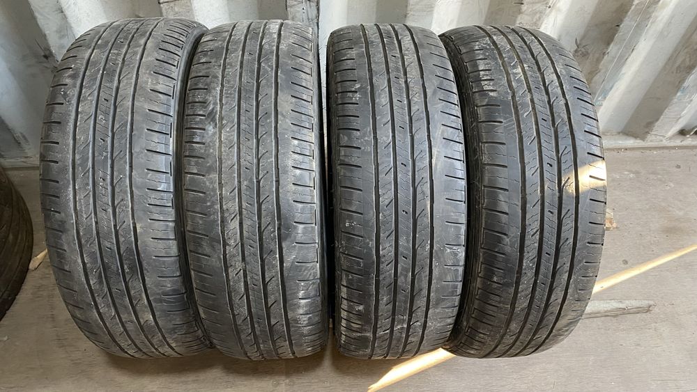 Комплект шин Bridgestone 215/60/17