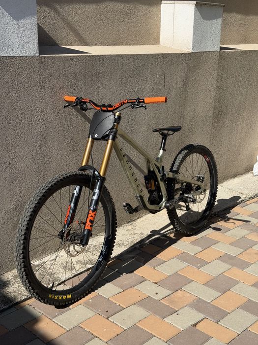 Commencal supreme dh v5 2024 marime L