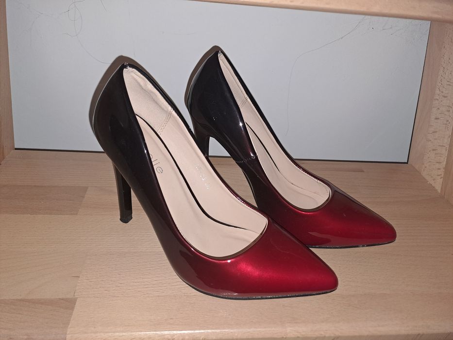 Pantofi rosii lac marimea 36