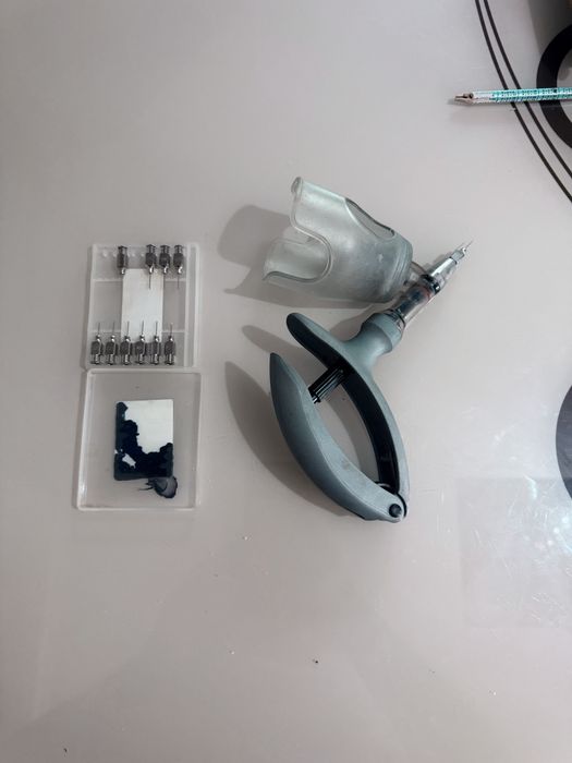 Pistol vacin porumbei si animale companie  cu ace noi