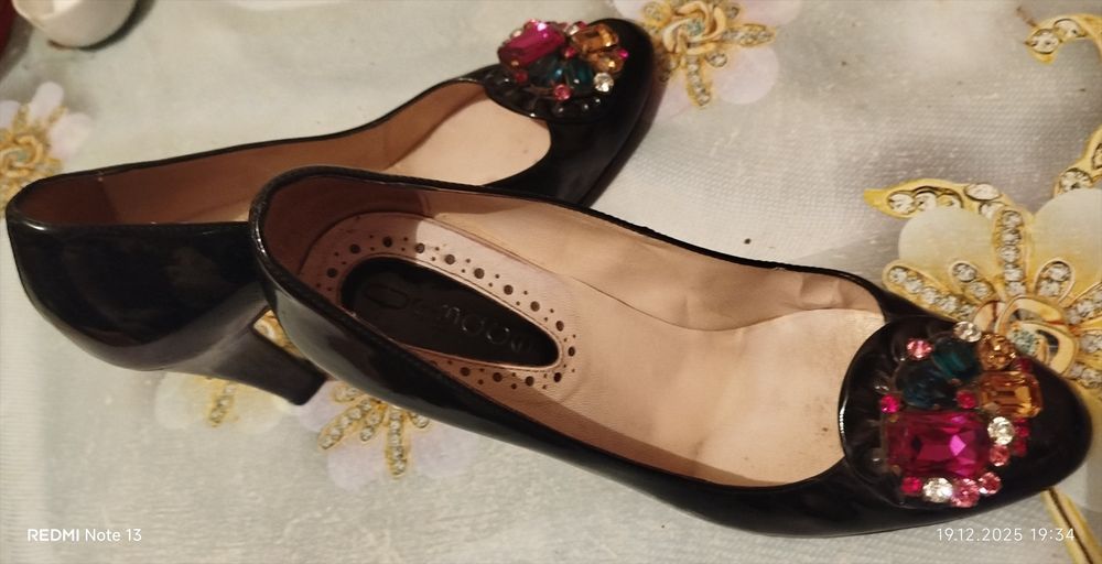 Туфли женские модные на каблуках