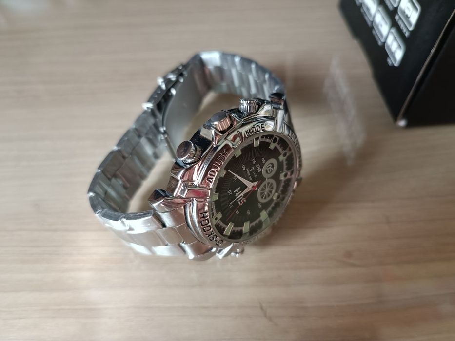 часы с видеокамерой