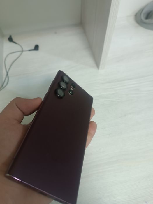 Samsung S22 ultra ideall hic qatida qirilgan chizilgan chaqasi yo