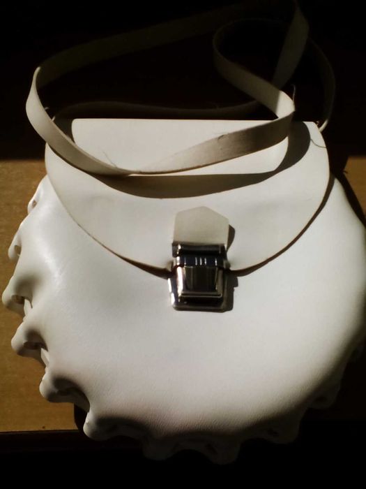 Детска бяла чантичка