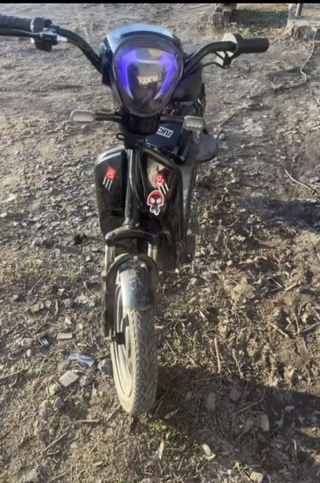 Продам скутер sk8