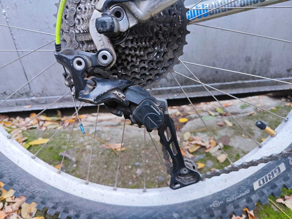 Продавам карбонов велосипед Scott Team Issues 26 цола Мекица