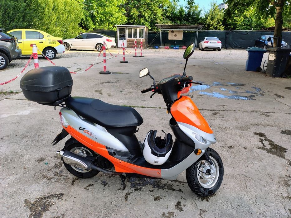 Scutere de inchiriat /scooter for rent // CU PERMIS