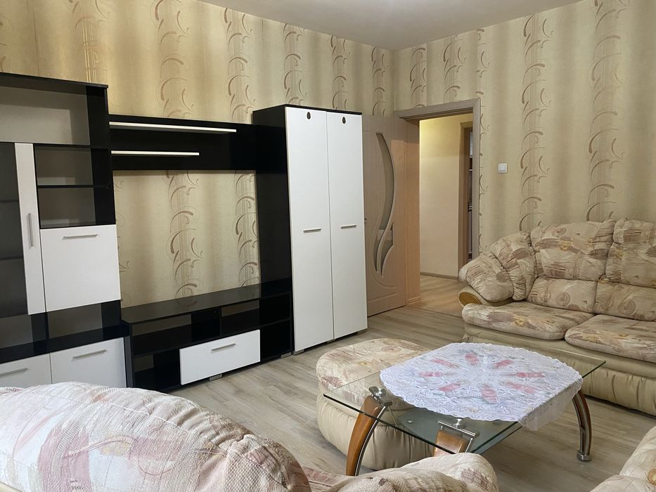 Дава се под наем Двустаен апартамент в Пазарджик, Идеален център - 65 кв.м за 306 € - Снимка #3