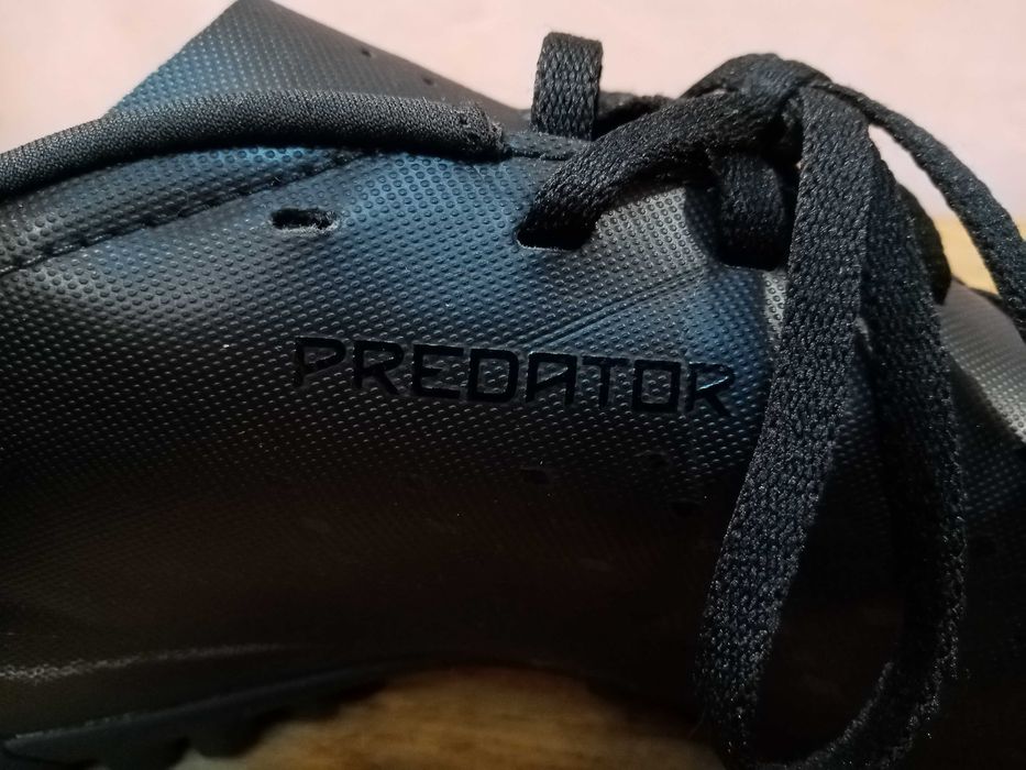 ADIDAS Predator, Оригинални Футболни обувки, стелка - 27 см.