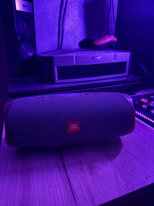 Vand boxe jbl charge 4