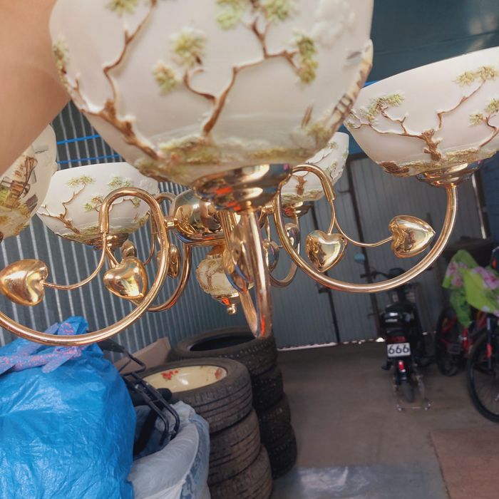 Продам люстру  на 5 ламп