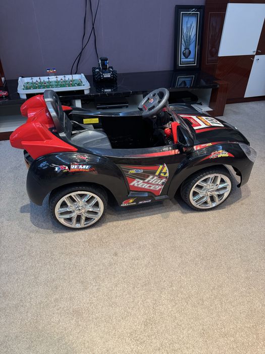 Детская машина. В отличном состоянии.