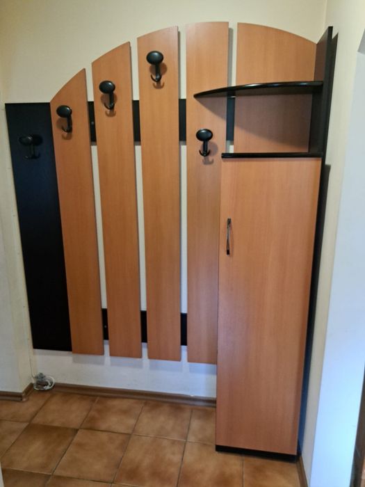 Cuier pentru hol cu agățători și pantofar
