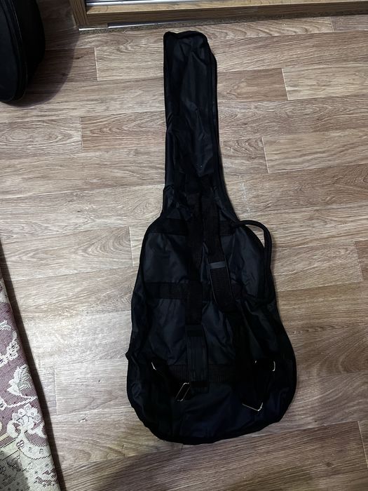 Акустическая гитара