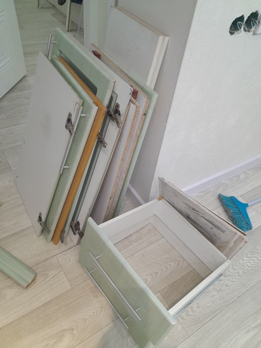 Кухня полки даром