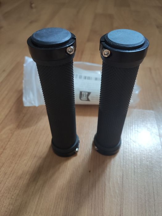 Продам грипсы (ручки) на велосипед
