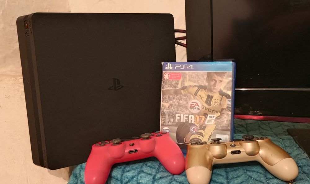 PlayStation 4 slim 1 tb