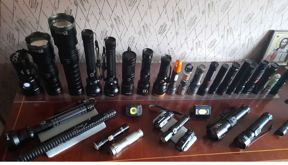 Lanterne metalice acumulator lumina f. puternica zoom raza 100-900m