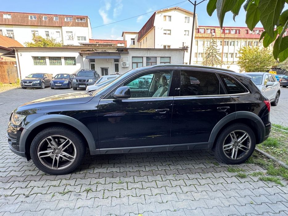 Vand    Audi     Q5.