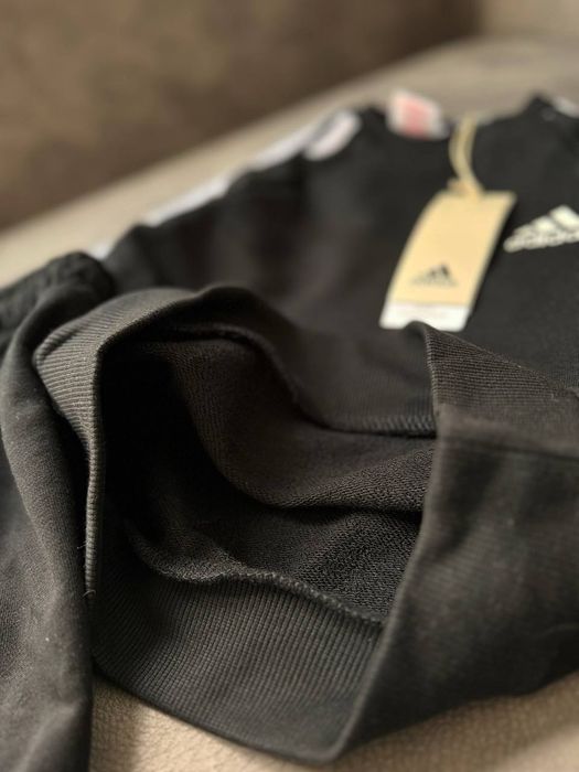 Yangi  adidas spartivka