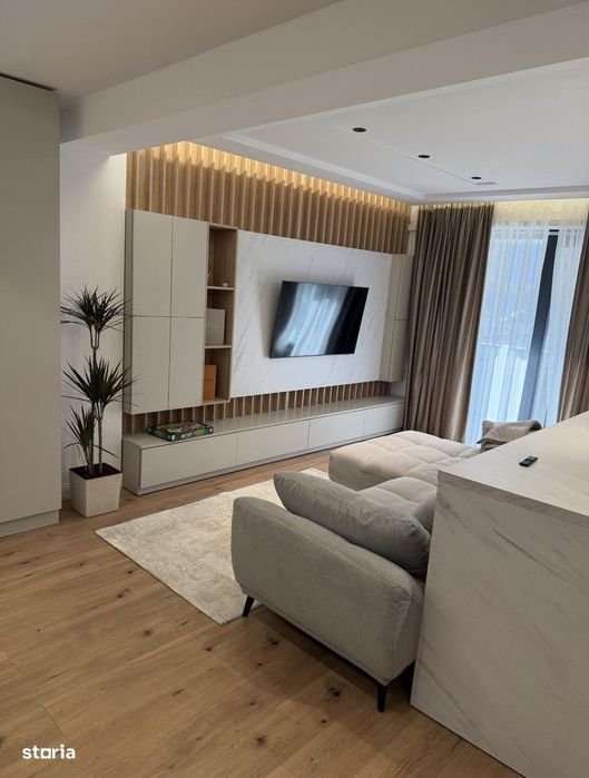 Închiriez apartament