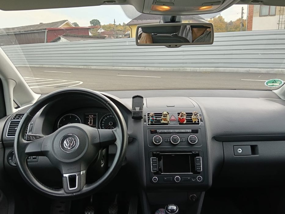 Volkswagen Touran •VW Touran 2013•1,6 TDI