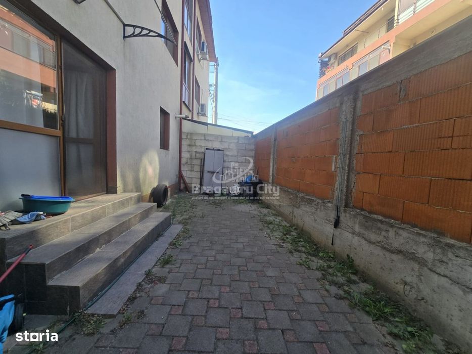 Ap 2 cam cu curte Str Campia Libertatii mutare imediata