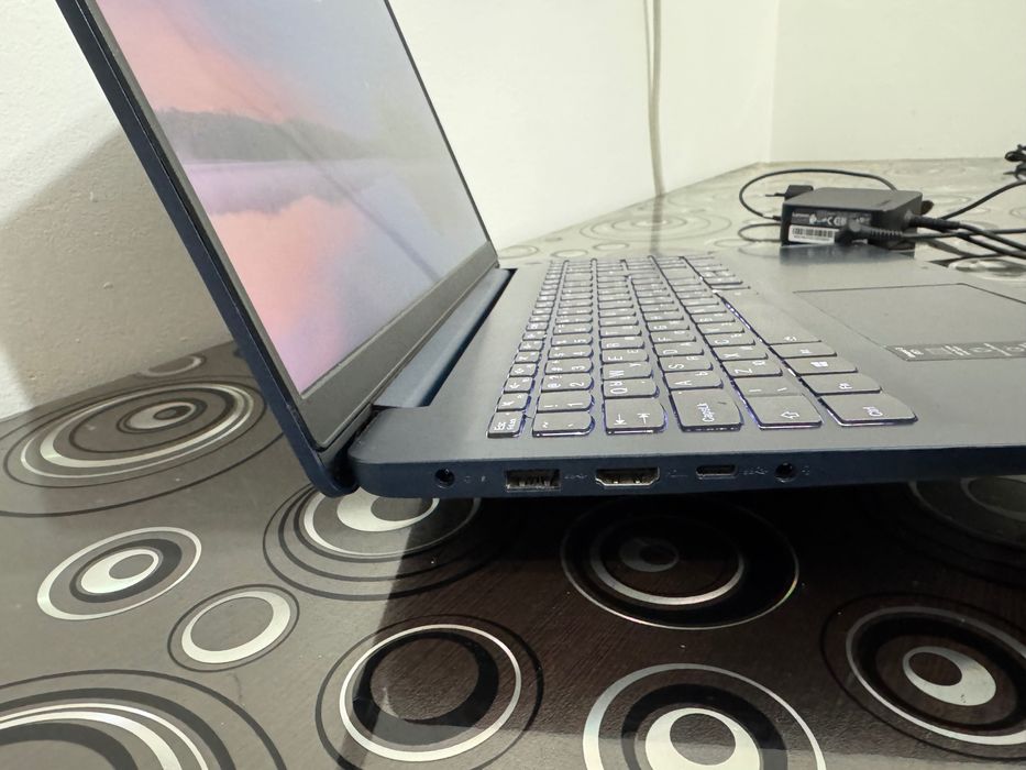 Лаптоп Lenovo IdeaPad 3