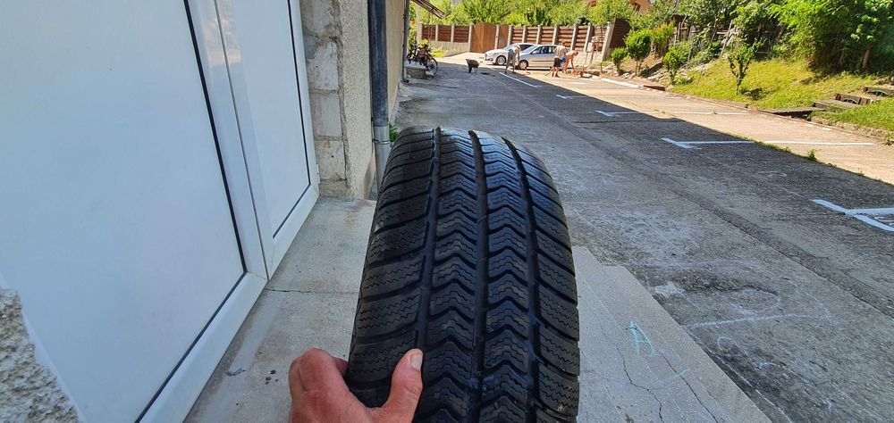 Anvelope Sprinter  235/65/r16