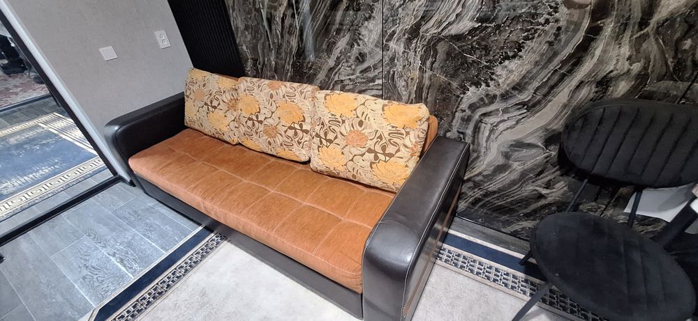 Продаю раскладной диван