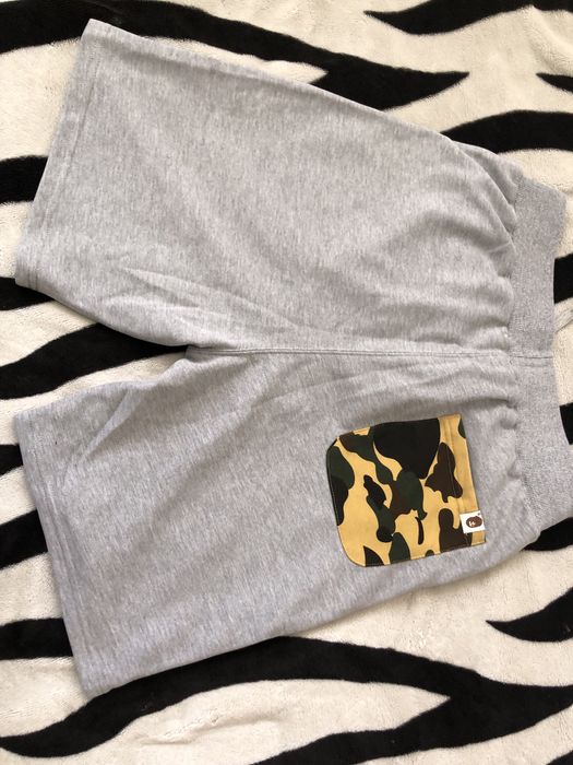 Продам Шорты aape