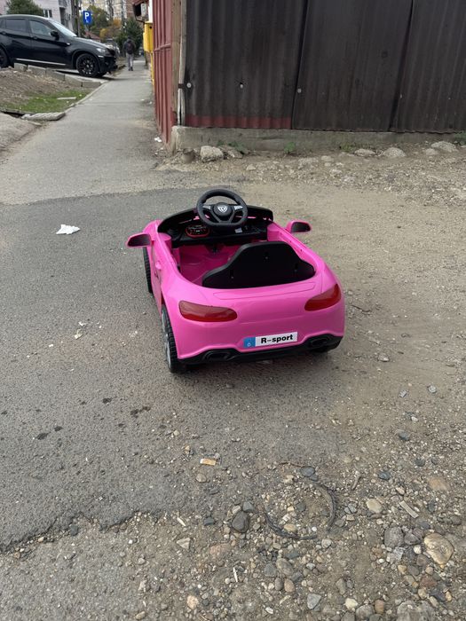 Masinuta cu telecomanda cu 3 viteze