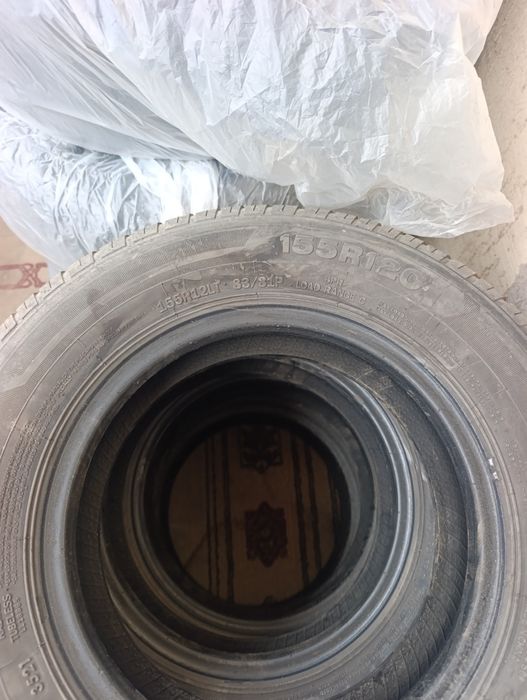 Продам комплект летних шин на дамас