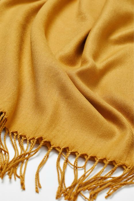 HM чисто нов шал в цвят камел