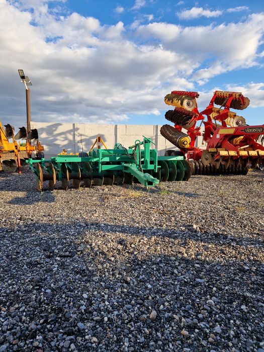 Disc in v de 4m fenet