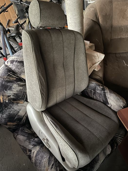 Продам пару передних сидений Mark 2