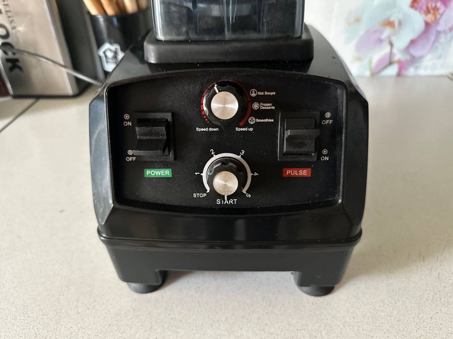 Професиональный блендер